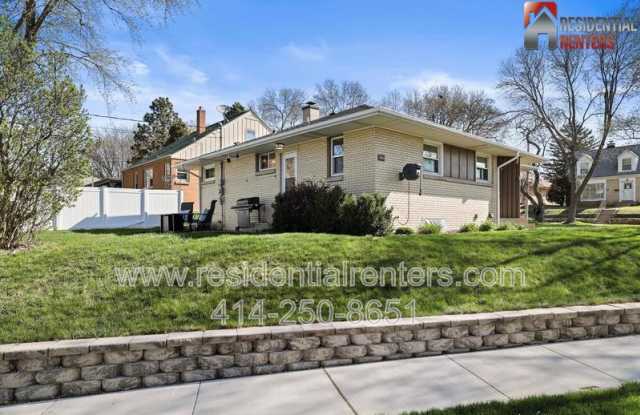 3615 N 87th St. - 3615 North 87th Street, Milwaukee, WI 53222 3615 N 87th St. - 3615 North 87th Street, Milwaukee, WI 53222