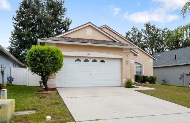 Beautiful 3-Bedroom, 2-Bathroom Home with Garage and Fenced Yard – Move-In Ready! - 615 Schooner Bay Court, Valrico, FL 33594