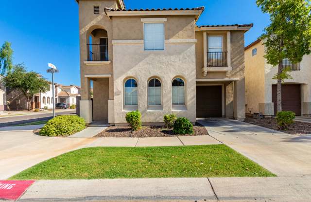 Great location to Downtown Phoenix, 4 bedroom home! - 1515 East Bloch Road, Phoenix, AZ 85040