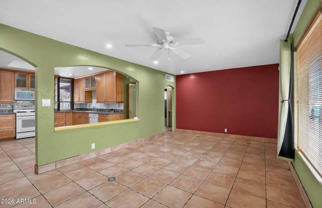 315 W GLENROSA Avenue Gallery 2