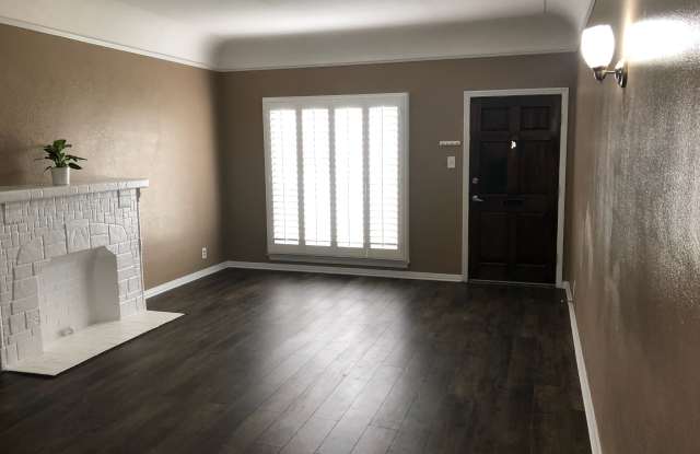 4218 South Harvard Boulevard - 1 Gallery 4