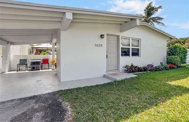 1620 NW 11th Pl photos photos