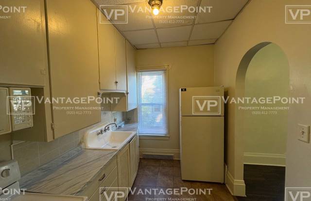 1218 South 16th Street - Lower Front Gallery 2