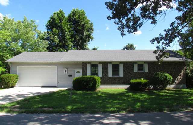 305 Sunset Drive - 305 Sunset Drive, Waynesville, MO 65583