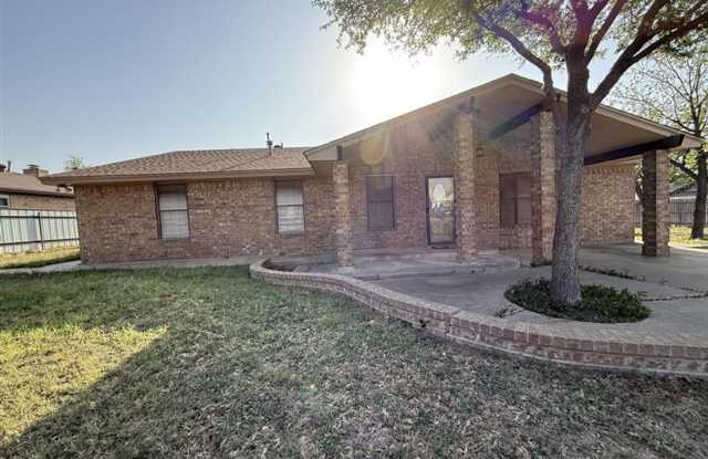 Spacious 4 bedroom, 2 bath home COMING SOON! photos photos