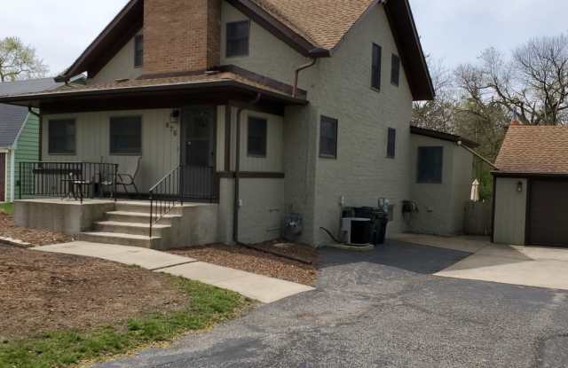 976 Highland Avenue - 976 Highland Avenue, Glen Ellyn, IL 60137