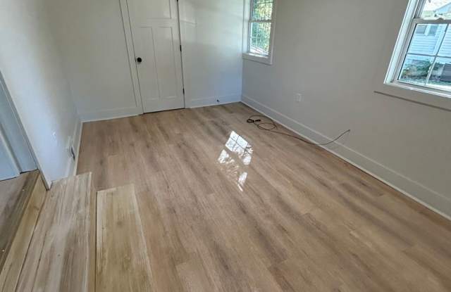 Renovated 3BR Ranch Home in Newton Gallery 4