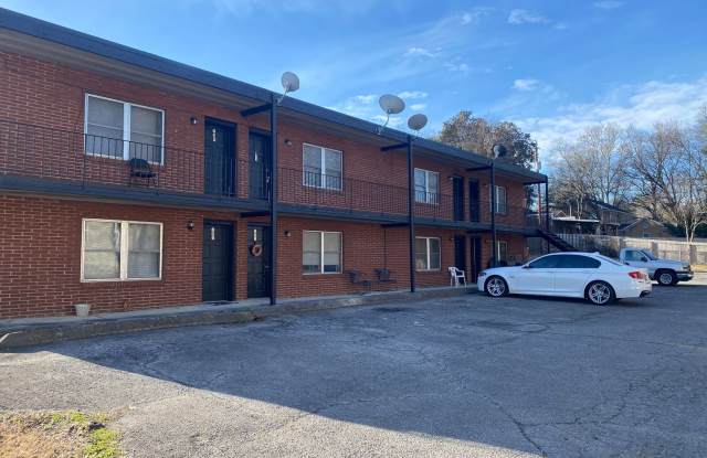 Maryville 37803 - 1 bed 1 bath apartment - call Tim Tipton 865-806-7255 photos photos