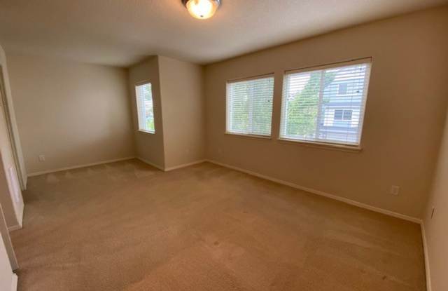 1807 NE 89th Circle Gallery 4