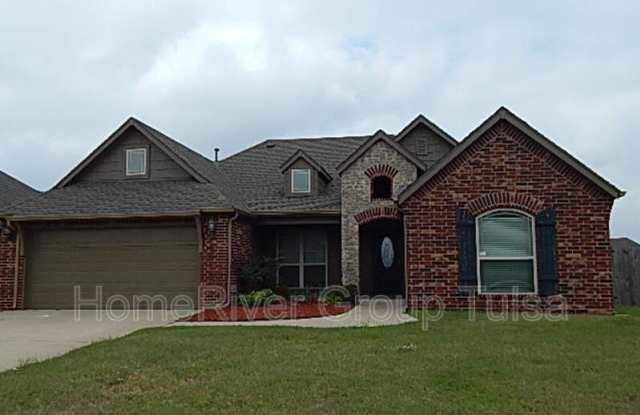 1628 E Edgewater St - 1628 East Edgewater Street South, Broken Arrow, OK 74012