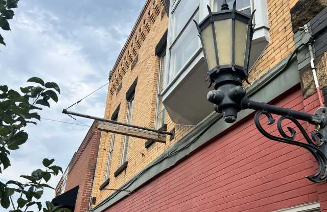 146 West Jackson Street - 1 Gallery 1