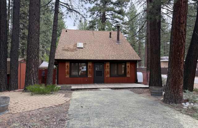 3 Bed, 2 Bath Home Located In-Town and Close to Conveniences photos photos