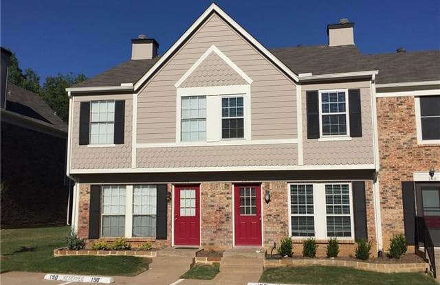 189 Merlin Way - 189 Merlin Way, Euless, TX 76039