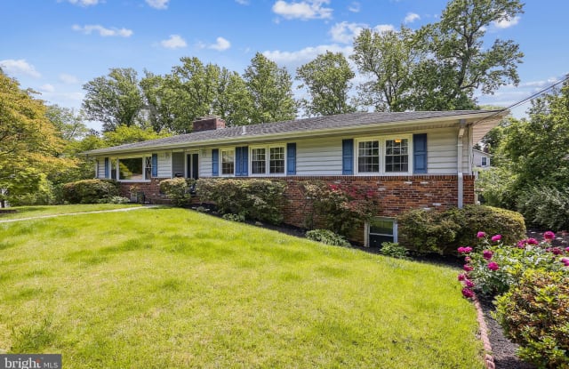6215 GLENVIEW COURT - 6215 Glenview Court, Lincolnia, VA 22312
