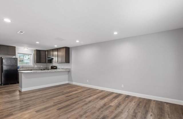 1111 Columbus Circle - A Gallery 3