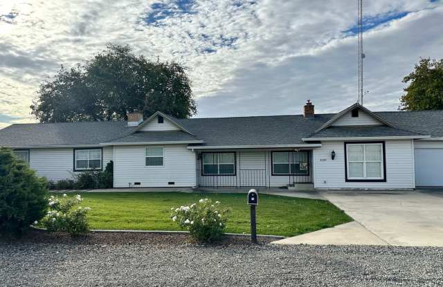 Beautiful Country Home! With Bonus Office/Den Room photos photos