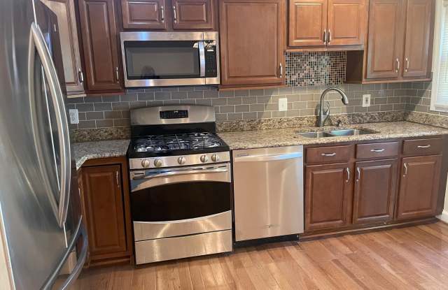 5102 GLASSMANOR Drive photos photos