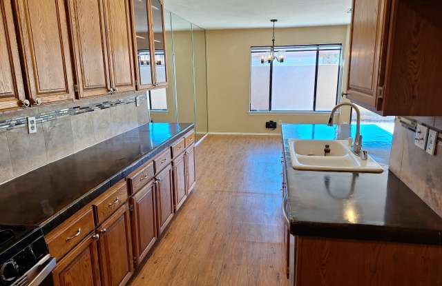 27535 Lakeview Dr Gallery 1