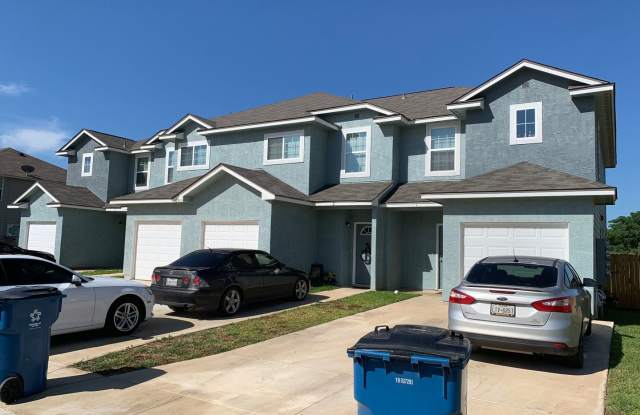 Townhome for rent - 16901 Showdown Path, Selma, TX 78154