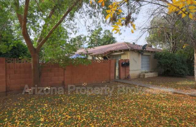 1137 W. Glenrosa Ave. photos photos