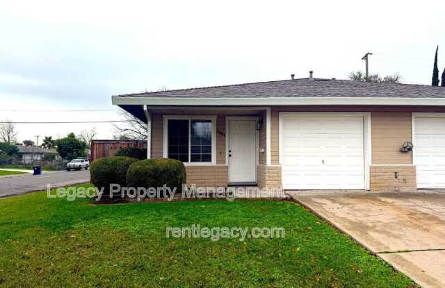 2084 Quincy Avenue photos photos