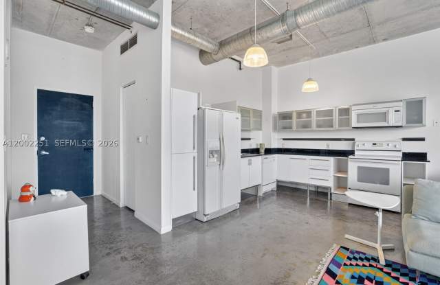10 SW S River Dr Gallery 2
