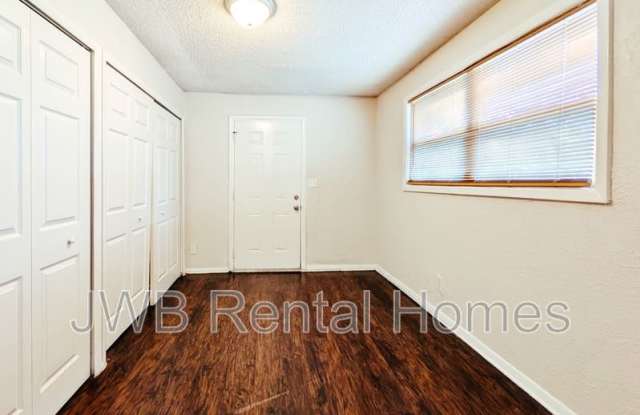 6735 Miss Muffet Ln N Gallery 4