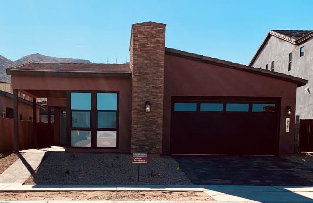 923 E PASEO Way - 923 E Paseo Way, Phoenix, AZ 85041
