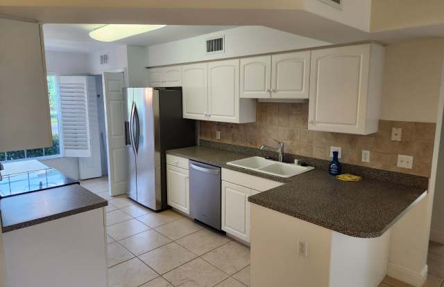 4925 SANDRA BAY Gallery 3