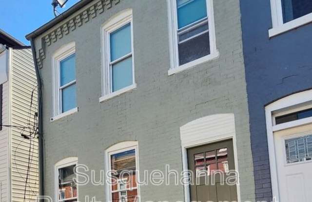 537 Woodward Street Gallery 1