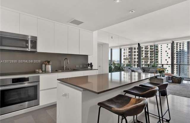 68 SE 6th St cu-1207, Miami, FL 33131 Gallery 1