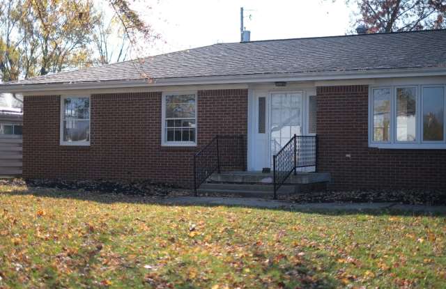 West Lafayette Home, Fenced Backyard, Attached 2 Car Garage, Stainless Appliances, Full Basement Gallery 3