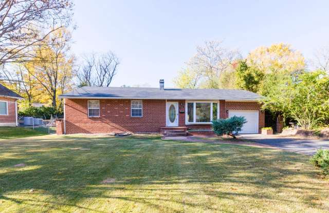 6014 LEEWOOD DRIVE - 6014 Leewood Drive, Rose Hill, VA 22310