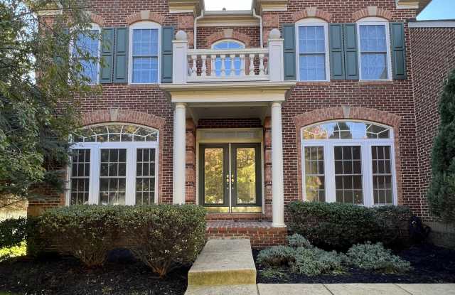 43155 Scenic Creek Way - 43155 Scenic Creek Way, Lansdowne, VA 20176