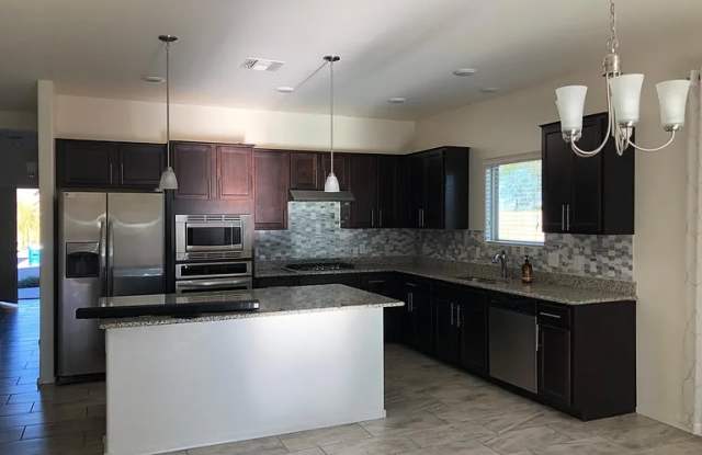 9810 N Howling Wolf Rd photos photos