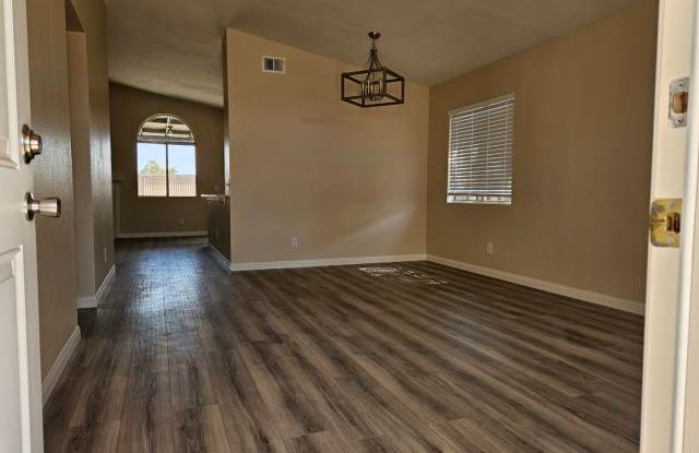 4 Bedroom Adelanto Home Gallery 3