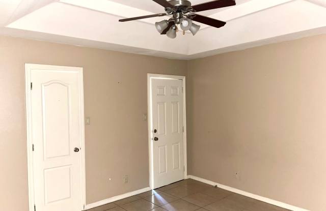 1303 W Kiwi Gallery 2