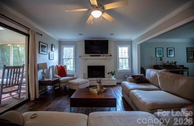 4011 Windwood Circle Gallery 4