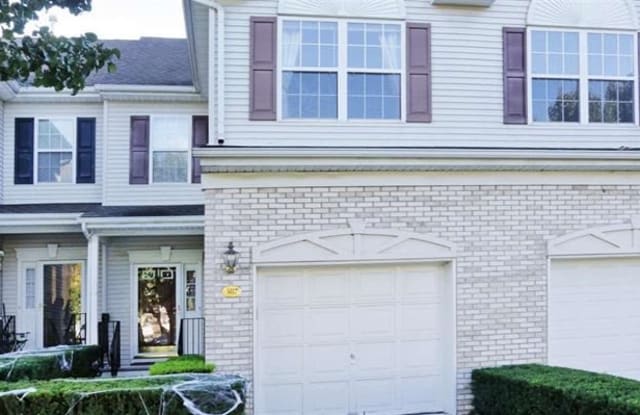 587 BRITTANY CIRCLE - 587 Brittany Circle, Essex County, NJ 07110