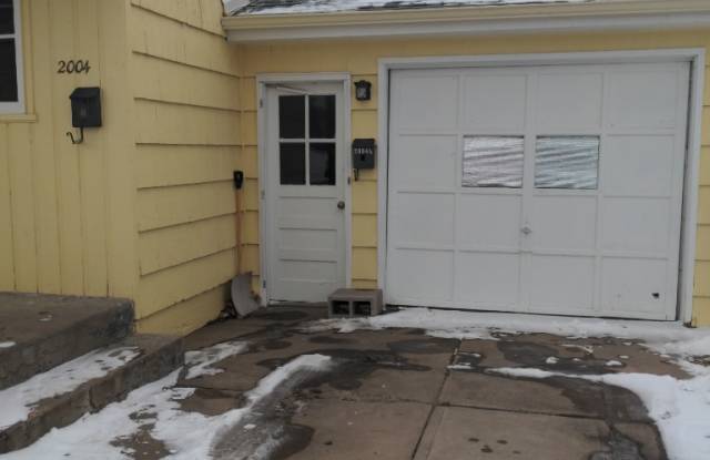 2004 East Sheridan Street - 2down photos photos