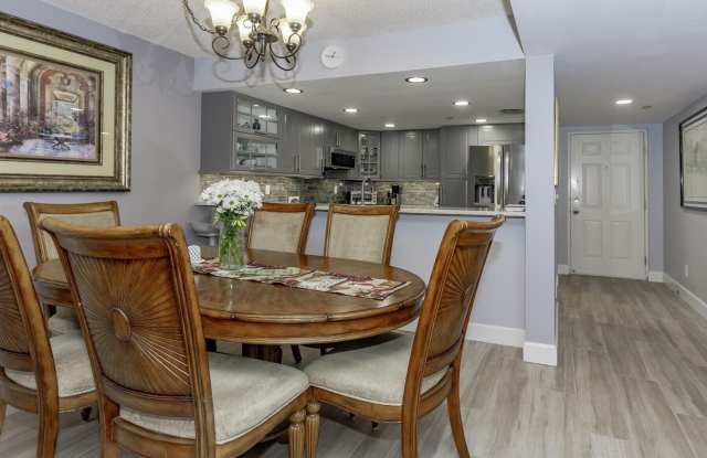 312 Oak Harbour Drive Gallery 3