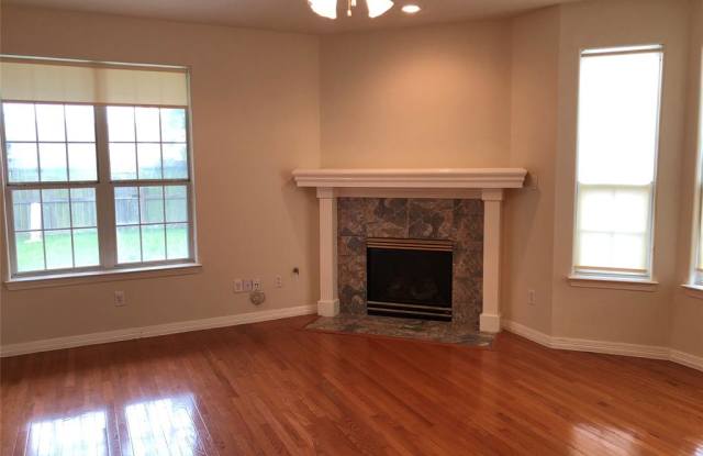 7619 S Linpar Court Gallery 4
