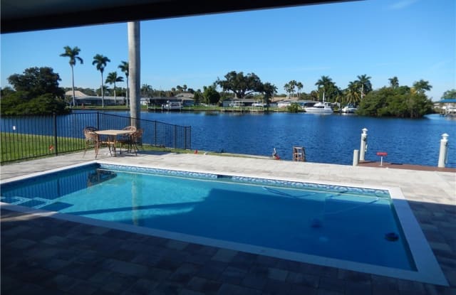 13846 Sleepy Hollow Lane - 13846 Sleepy Hollow Lane, Fort Myers Shores, FL 33905