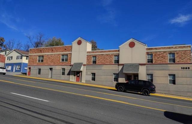 1095 N Royal Ave 95-02 photos photos