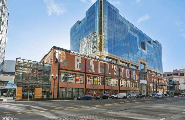 1024 N RANDOLPH STREET Gallery 2