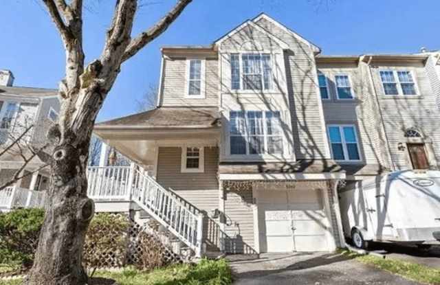 8308 Southern Oaks Court Gallery 1