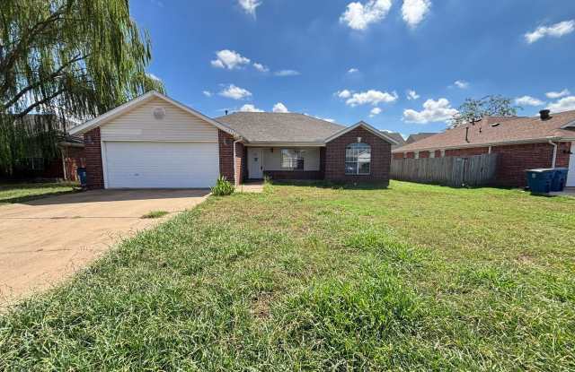 Getting Ready For You! Beautiful Bentonville Home with Spacious Backyard & 2-Car Garage Gallery 1
