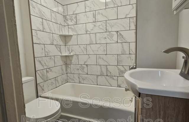 206-208 North Champlain Street - 208 Gallery 4