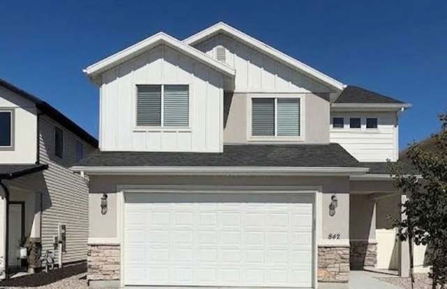 Space to Work & Live | Modern 4 Bed/2.5 Bath in NSL Cul-de-Sac Gallery 1