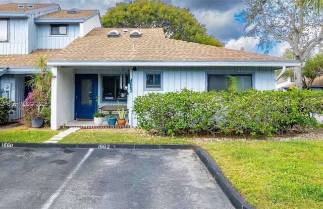 1662 N 14th Ter photos photos